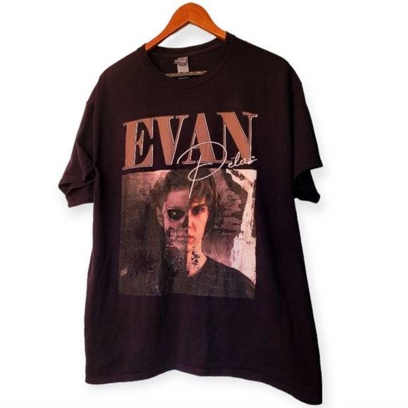 Evan Peters Gildan Tshirt - Picture 1 of 3